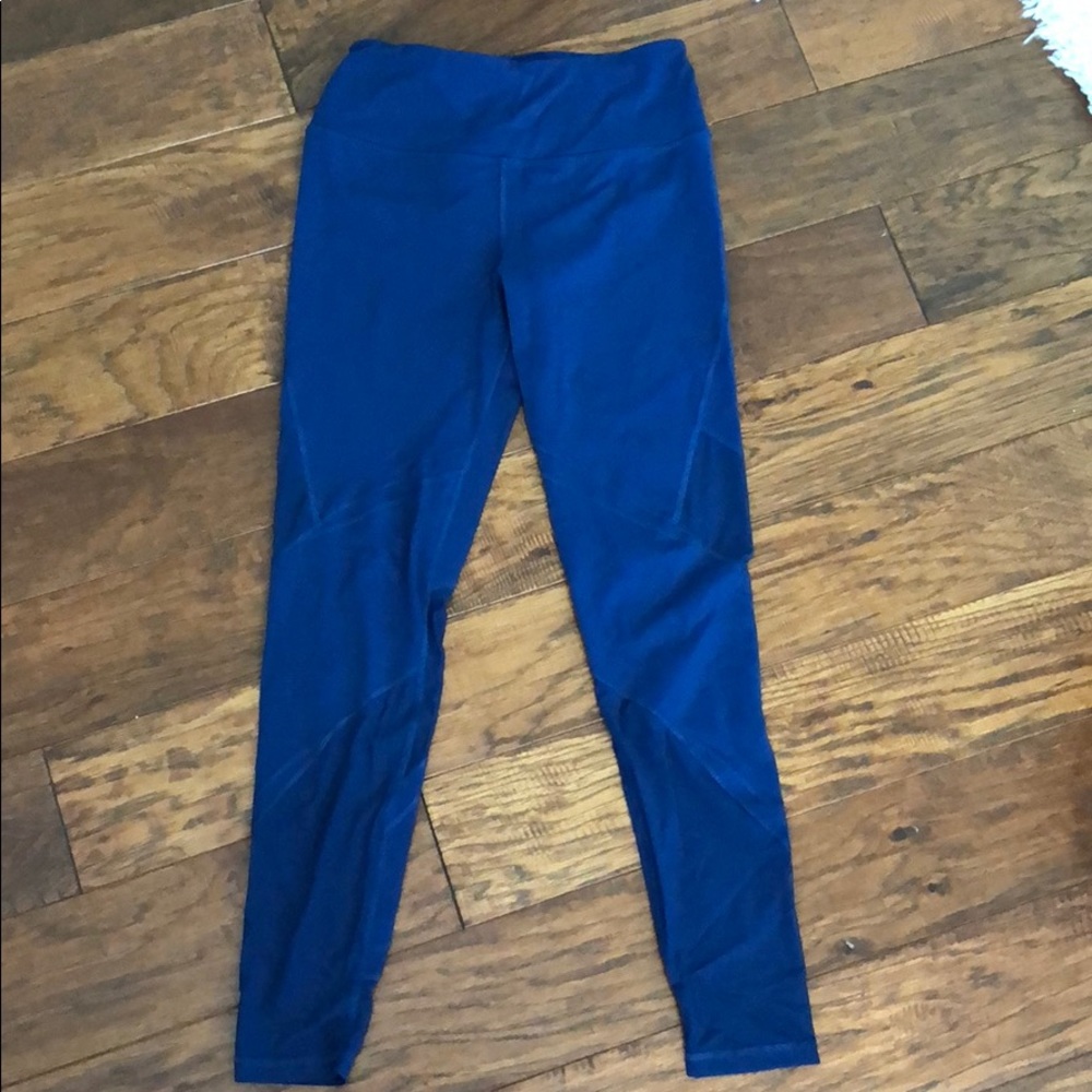 Blue workout leggings